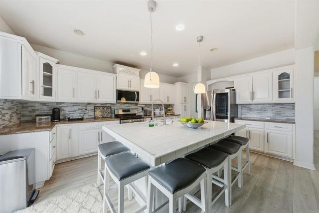 332 Monument Parkway, Perris, CA 92570