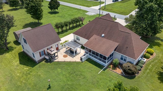 218 Charlotte Dr, Winchester, TN 37398
