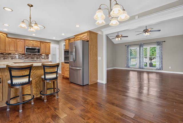 218 Charlotte Dr, Winchester, TN 37398