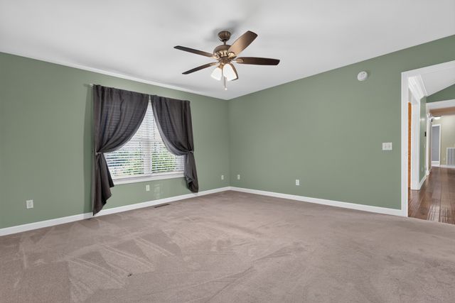 218 Charlotte Dr, Winchester, TN 37398