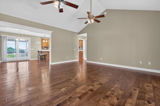 218 Charlotte Dr, Winchester, TN 37398
