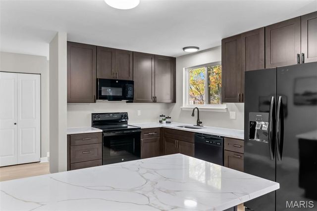 1309 Whispering Ridge Lane, St Peters, MO 63376