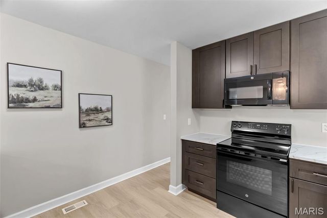 1309 Whispering Ridge Lane, St Peters, MO 63376