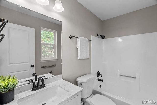 1309 Whispering Ridge Lane, St Peters, MO 63376