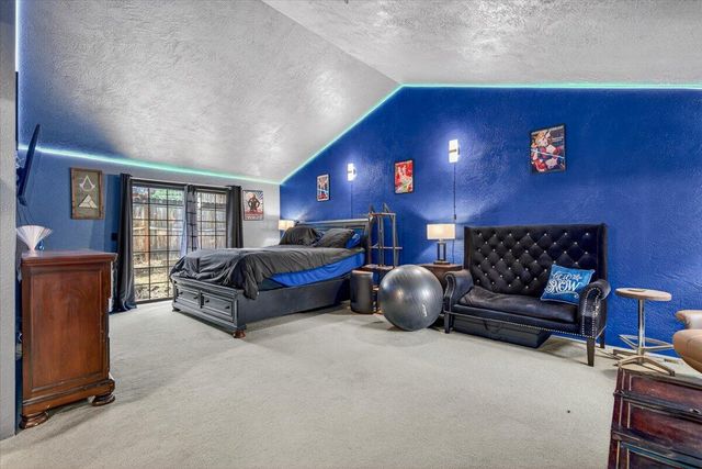 1477 Angelcrest Drive, Medford, OR 97504