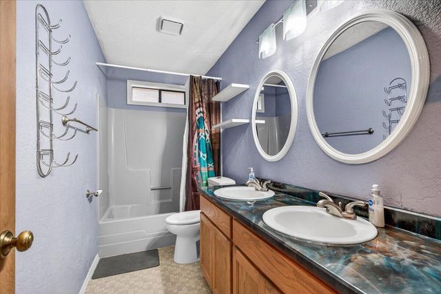 1477 Angelcrest Drive, Medford, OR 97504