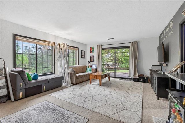 1477 Angelcrest Drive, Medford, OR 97504