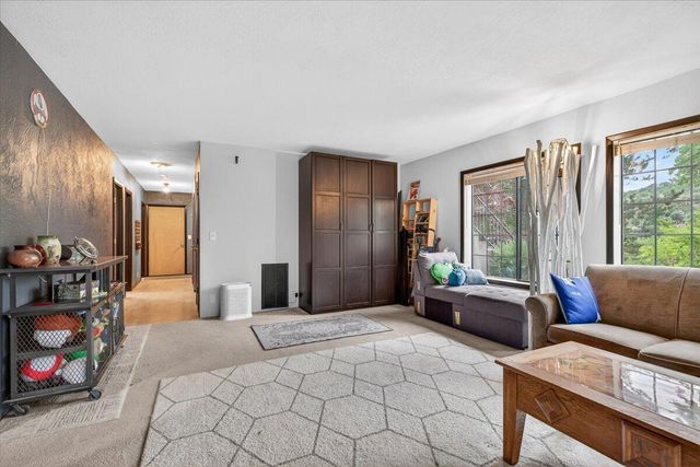 1477 Angelcrest Drive, Medford, OR 97504