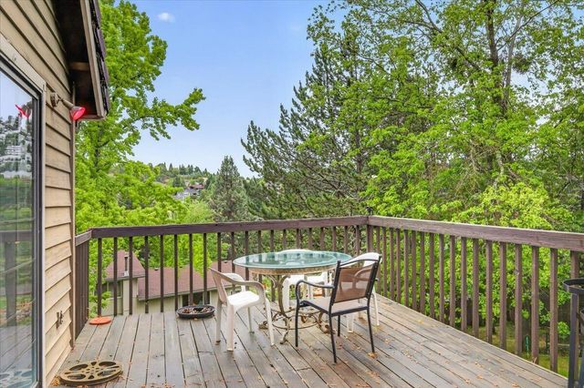 1477 Angelcrest Drive, Medford, OR 97504