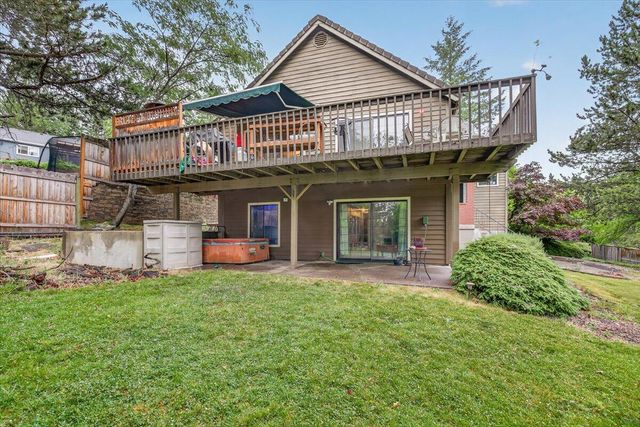 1477 Angelcrest Drive, Medford, OR 97504