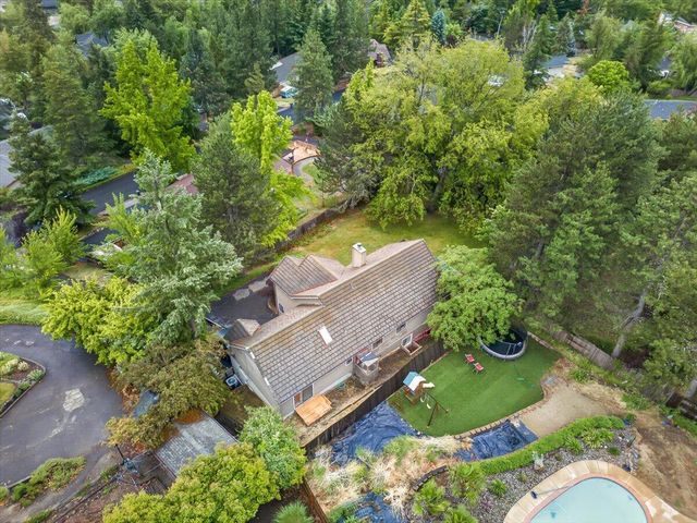 1477 Angelcrest Drive, Medford, OR 97504