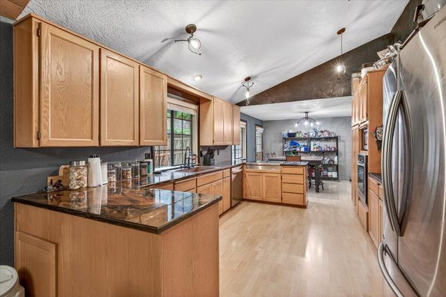 1477 Angelcrest Drive, Medford, OR 97504