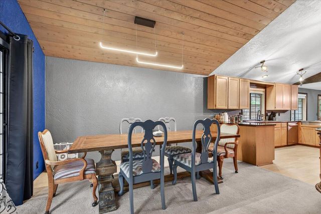 1477 Angelcrest Drive, Medford, OR 97504