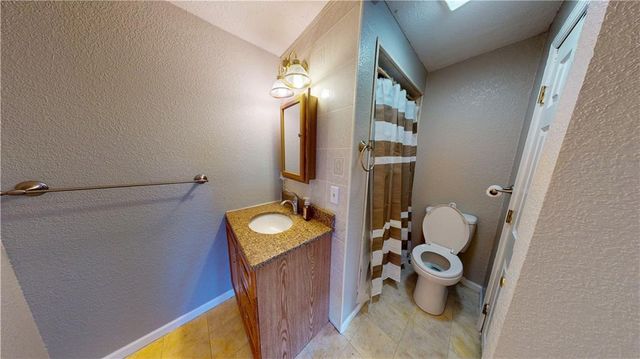 6004 NE Amazonia Road, St Joseph, MO 64505