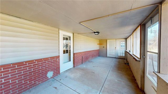 6004 NE Amazonia Road, St Joseph, MO 64505