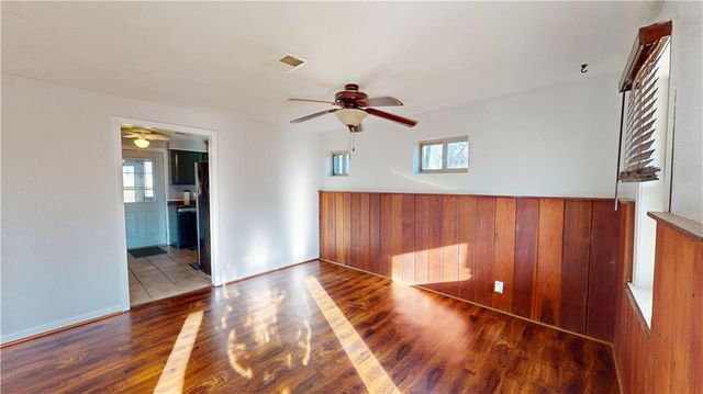 6004 NE Amazonia Road, St Joseph, MO 64505