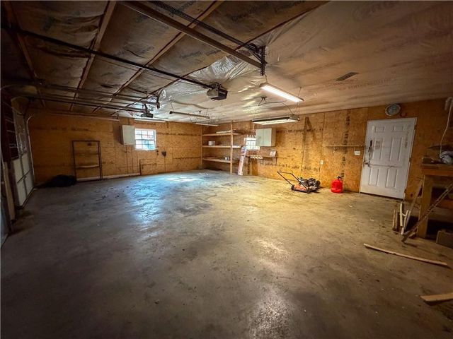 6004 NE Amazonia Road, St Joseph, MO 64505