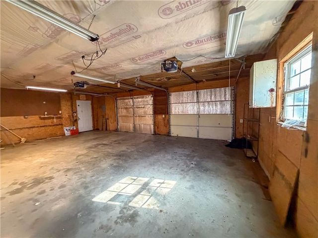 6004 NE Amazonia Road, St Joseph, MO 64505