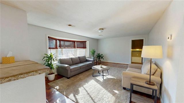 6004 NE Amazonia Road, St Joseph, MO 64505