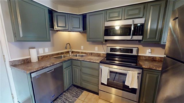 6004 NE Amazonia Road, St Joseph, MO 64505