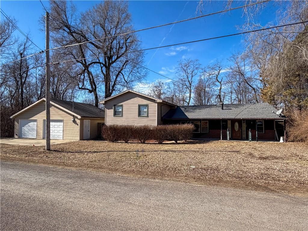 6004 NE Amazonia Road, St Joseph, MO 64505