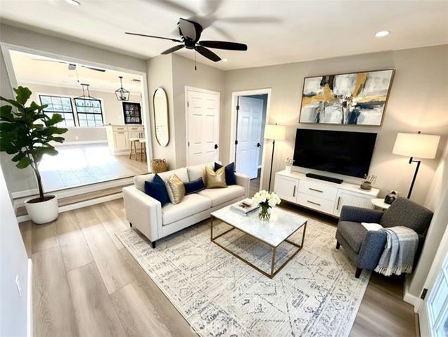 6929 Shoshone, Los Angeles, CA 91406