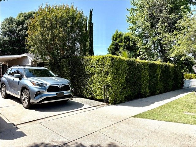 6929 Shoshone, Los Angeles, CA 91406