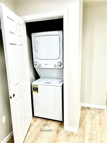 6929 Shoshone, Los Angeles, CA 91406