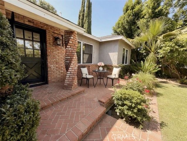 6929 Shoshone, Los Angeles, CA 91406