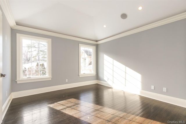 12 Knollwood Road, Roslyn, NY 11576