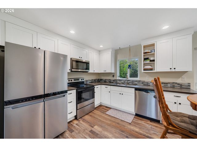 509 WILLIAMS Ave, Tillamook, OR 97141