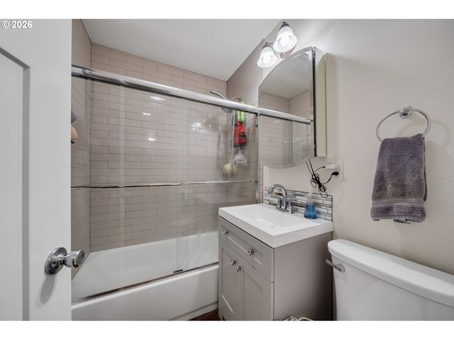 509 WILLIAMS Ave, Tillamook, OR 97141