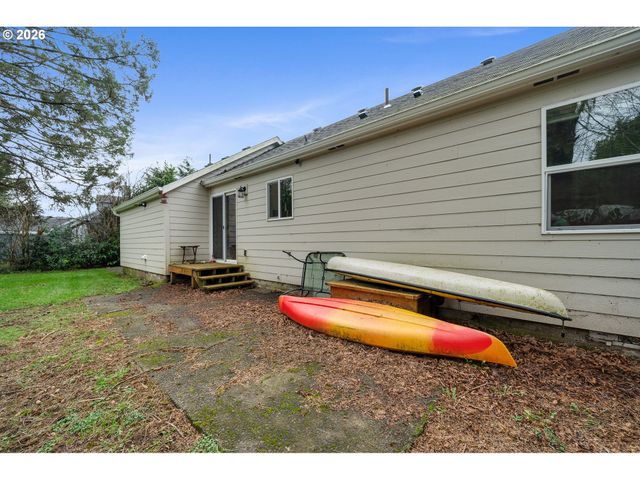 509 WILLIAMS Ave, Tillamook, OR 97141