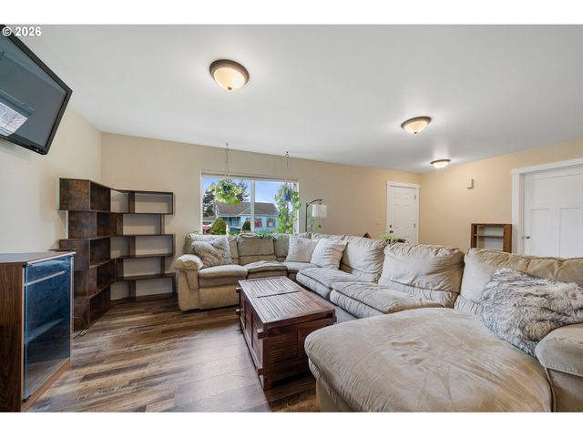 509 WILLIAMS Ave, Tillamook, OR 97141