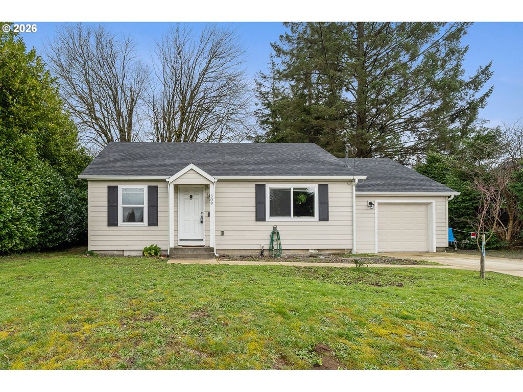 509 WILLIAMS Ave, Tillamook, OR 97141