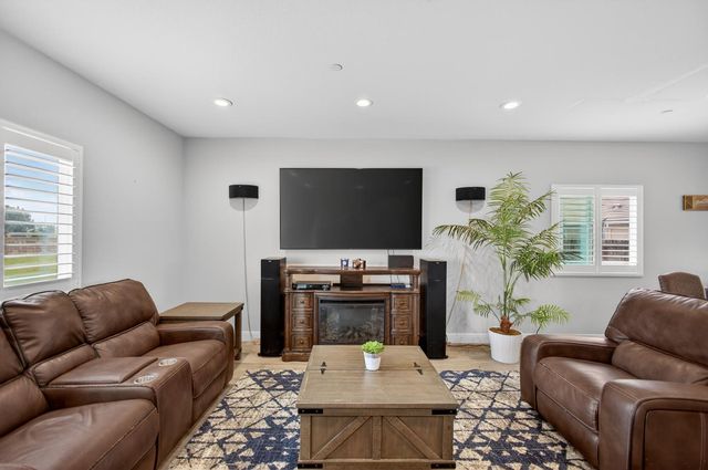 1456 BAMBOO St, Plumas Lake, CA 95961
