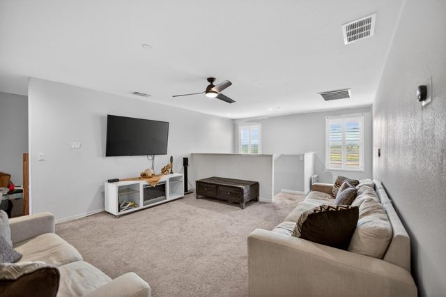 1456 BAMBOO St, Plumas Lake, CA 95961