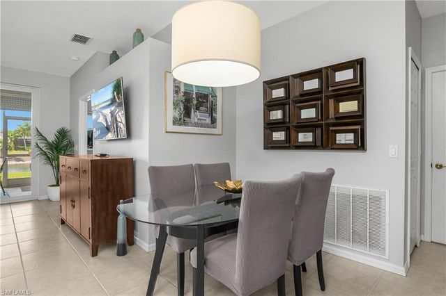 5959 Sand Wedge LN 403, Naples, FL 34110