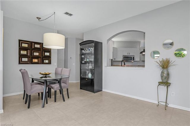 5959 Sand Wedge LN 403, Naples, FL 34110