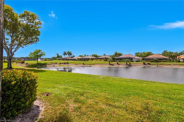 5959 Sand Wedge LN 403, Naples, FL 34110