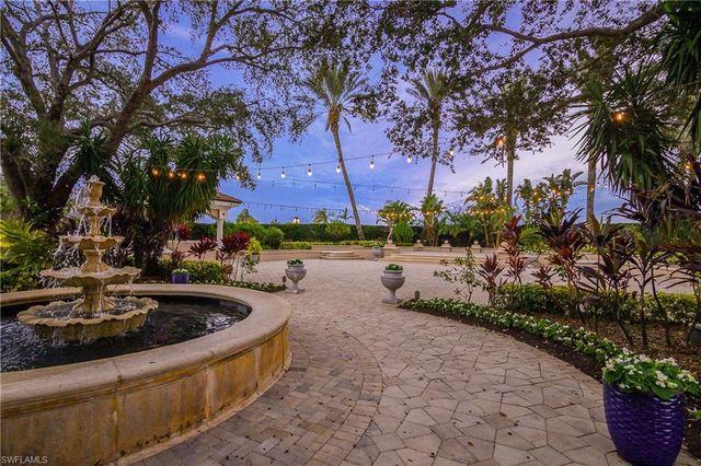 5959 Sand Wedge LN 403, Naples, FL 34110