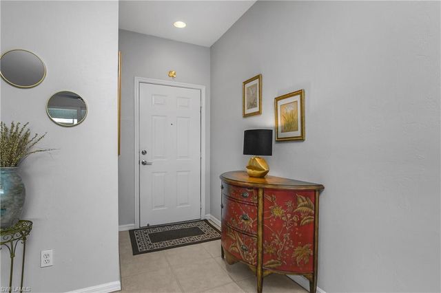 5959 Sand Wedge LN 403, Naples, FL 34110