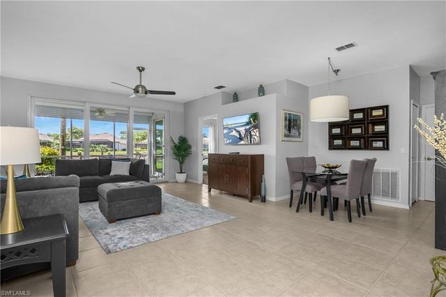 5959 Sand Wedge LN 403, Naples, FL 34110