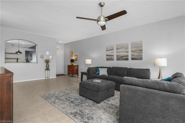 5959 Sand Wedge LN 403, Naples, FL 34110