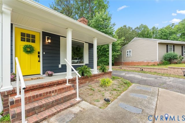 11542 Chester Station Dr, Chester, VA 23831