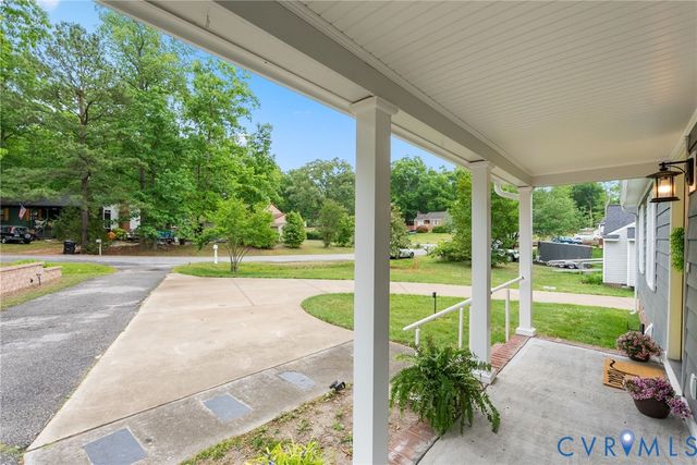 11542 Chester Station Dr, Chester, VA 23831