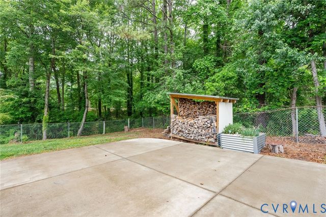 11542 Chester Station Dr, Chester, VA 23831