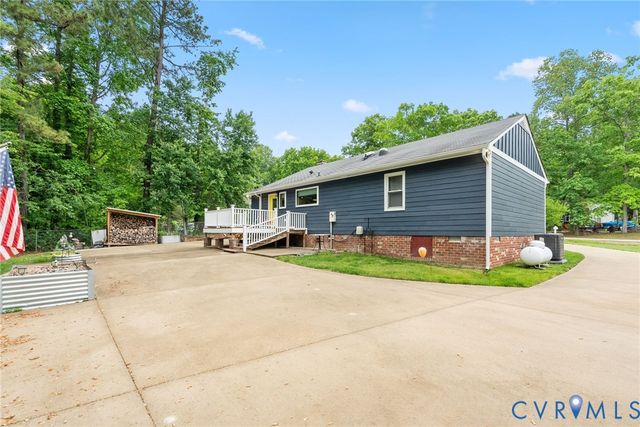 11542 Chester Station Dr, Chester, VA 23831