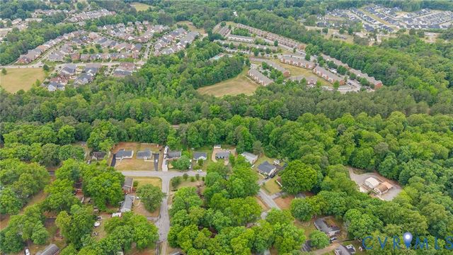11542 Chester Station Dr, Chester, VA 23831