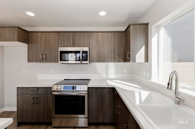 17440 N Union Springs Pl, Nampa, ID 83687